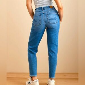 American Eagle | Curvy Mom Jean | Medium Vintage Wash | NWT